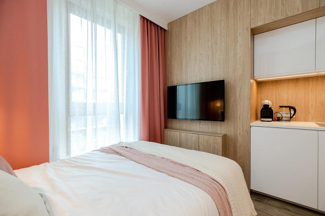 Studio Wola Apartament Kasprzaka - Wifi + Smart Tv Warsaw Ngoại thất bức ảnh