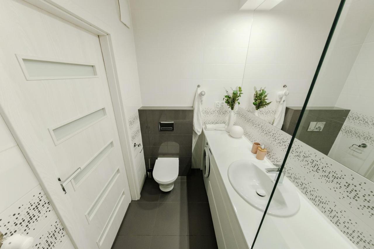Studio Wola Apartament Kasprzaka - Wifi + Smart Tv Warsaw Ngoại thất bức ảnh
