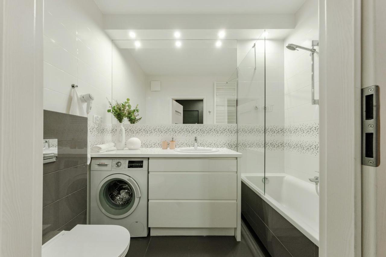 Studio Wola Apartament Kasprzaka - Wifi + Smart Tv Warsaw Ngoại thất bức ảnh